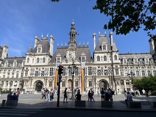 Hôtel de Ville 26